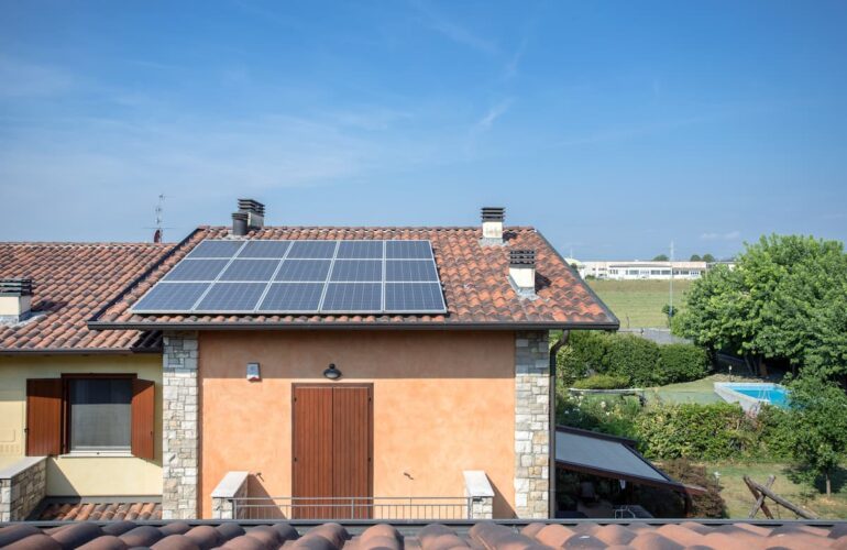 Solarpanel-Vertrieb auf Mallorca, Photovoltaik-Anbieter in der Region, Solarenergie-Installationsservice, Solaranlagen-Fachunternehmen Mallorca, Erneuerbare Energien auf den Balearen, Ökologische Energieoptionen für Immobilien, Solarmodule kaufen auf Mallorca, Nachhaltige Energielösungen für Unternehmen, Sonnenenergie-Expertenberatung, Grüne Technologie für Wohngebäude.