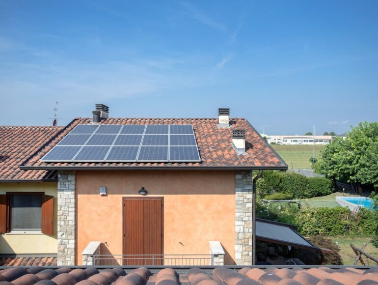 Solarpanel-Vertrieb auf Mallorca, Photovoltaik-Anbieter in der Region, Solarenergie-Installationsservice, Solaranlagen-Fachunternehmen Mallorca, Erneuerbare Energien auf den Balearen, Ökologische Energieoptionen für Immobilien, Solarmodule kaufen auf Mallorca, Nachhaltige Energielösungen für Unternehmen, Sonnenenergie-Expertenberatung, Grüne Technologie für Wohngebäude.